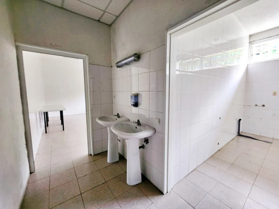 Armazém para Venda em Raiva, Pedorido e Paraíso Foto 27