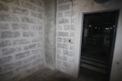 Armazém para Venda em Parque das Nações