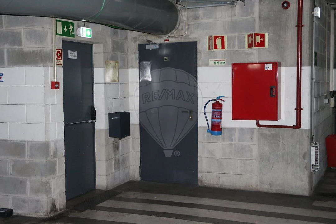 Armazém para Venda em Parque das Nações Foto 1