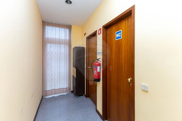 Loja para Venda em Custóias, Leça do Balio e Guifões Foto 14