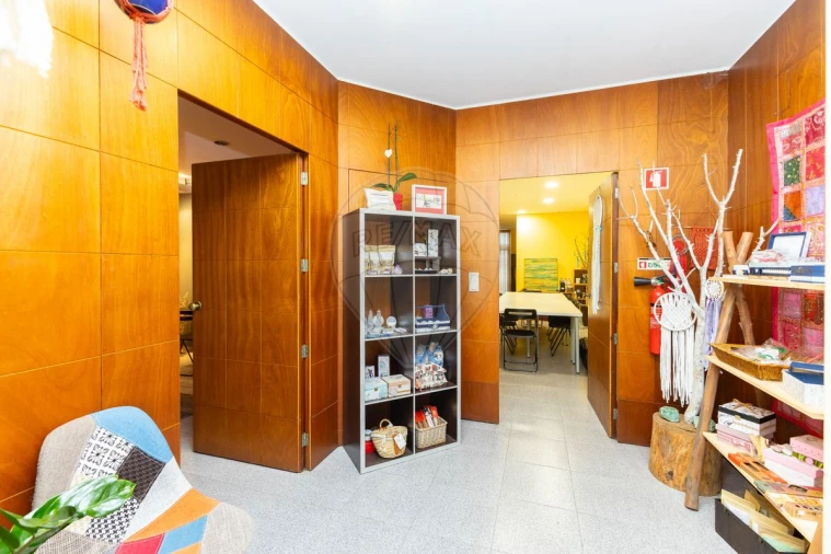 Loja para Venda em Custóias, Leça do Balio e Guifões Foto 7