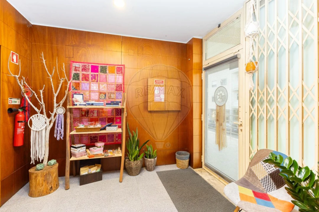 Loja para Venda em Custóias, Leça do Balio e Guifões Foto 6