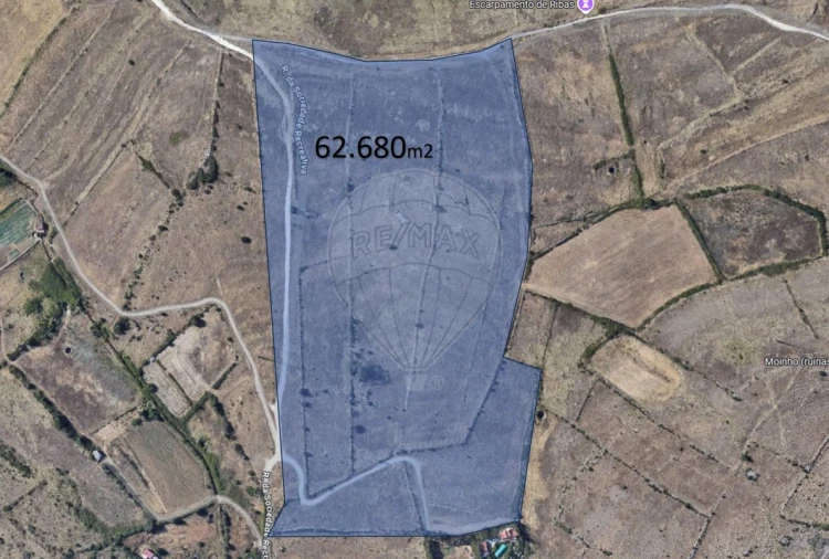 Terreno para Venda em Fanhões Foto 1