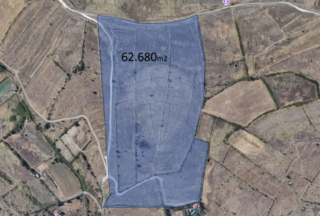 Terreno para Venda em Fanhões Foto 1