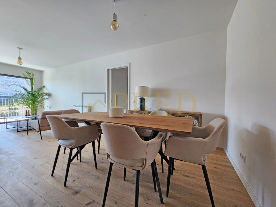Apartamento T2 para Venda em Campanhã Foto 6