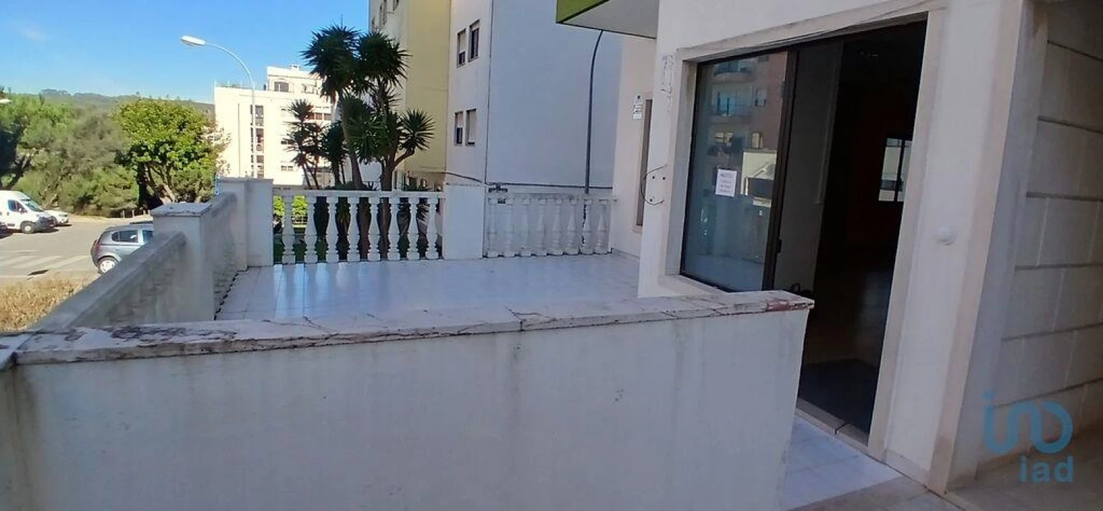 Negócio para Venda em Algés, Linda-A-Velha e Cruz Quebrada-Dafundo Foto 1