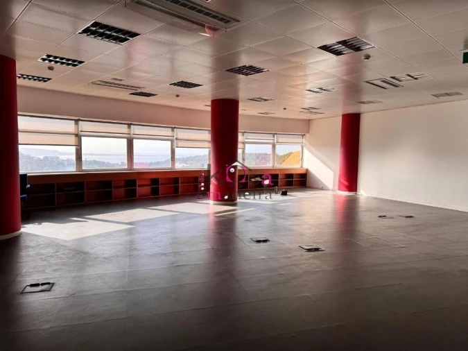 Prédio para Venda em Carnaxide e Queijas Foto 17