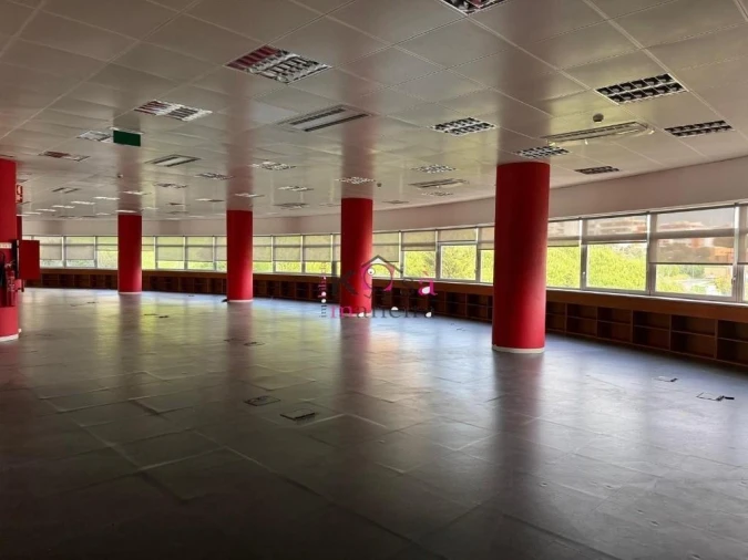 Prédio para Venda em Carnaxide e Queijas Foto 8