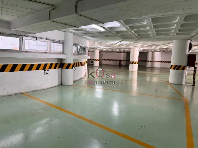 Prédio para Venda em Carnaxide e Queijas Foto 21