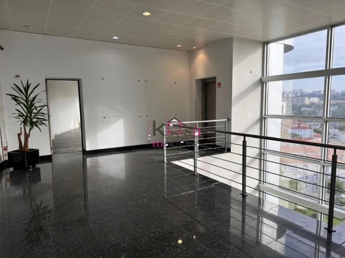 Prédio para Venda em Carnaxide e Queijas Foto 13