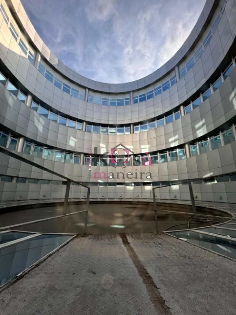 Prédio para Venda em Carnaxide e Queijas Foto 25