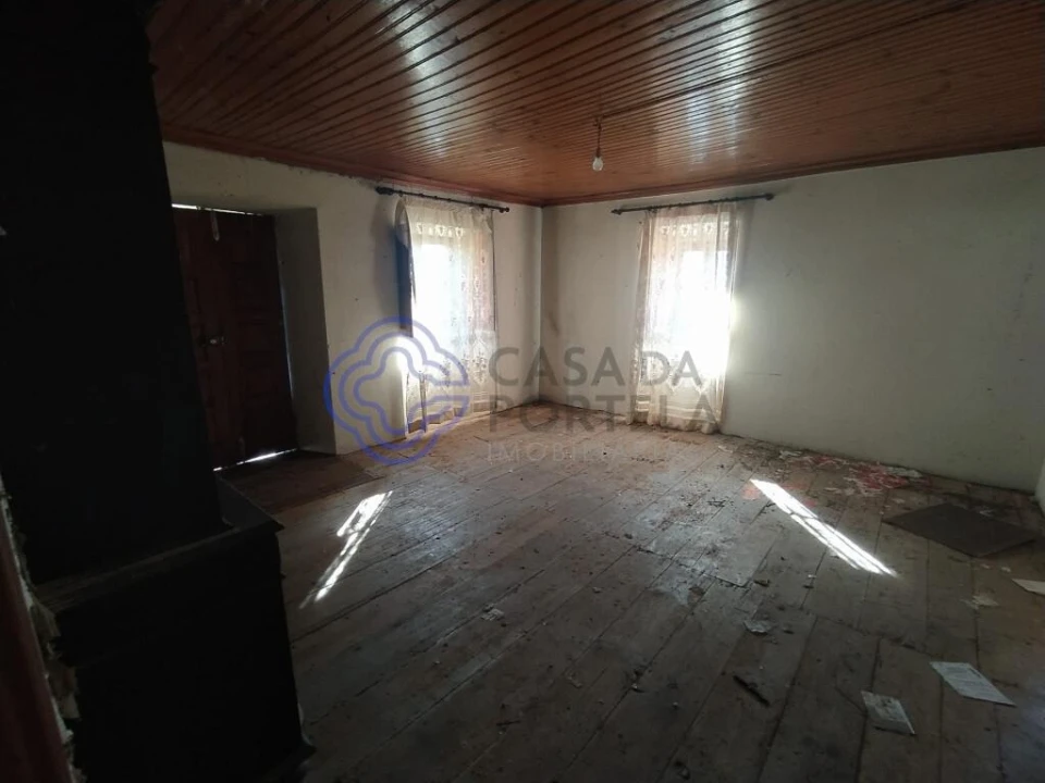 Moradia T3 para Venda em Nossa Senhora do Pranto Foto 2