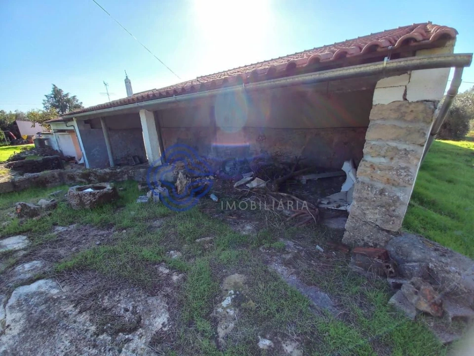 Moradia T3 para Venda em Nossa Senhora do Pranto Foto 24