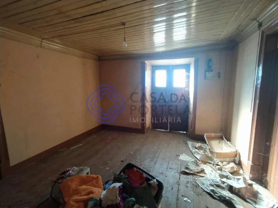 Moradia T3 para Venda em Nossa Senhora do Pranto Foto 5