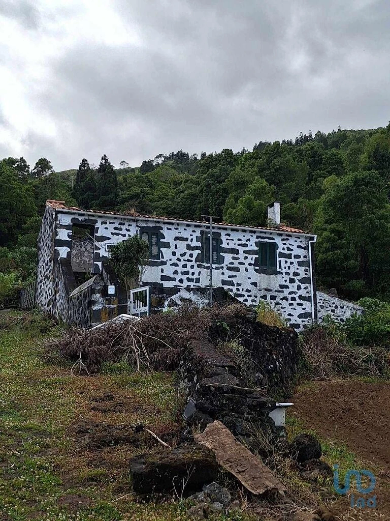 Moradia T4 para Venda em Ribeiras Foto 2