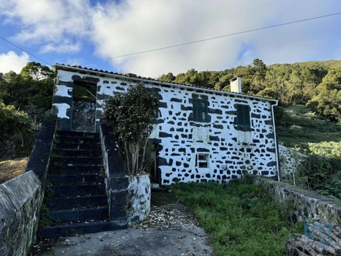 Moradia T4 para Venda em Ribeiras Foto 5