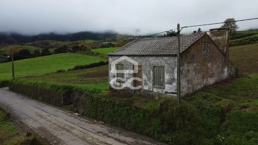 Moradia T3 para Venda em Povoação Foto 5