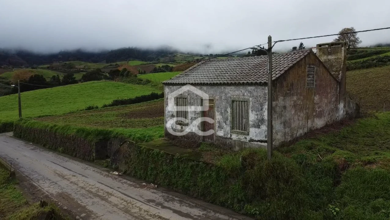 Moradia T3 para Venda em Povoação Foto 5