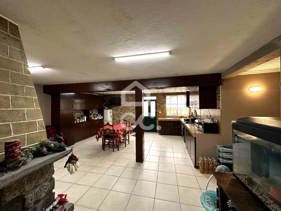 Moradia T4 para Venda em Nossa Senhora dos Remedios Foto 7