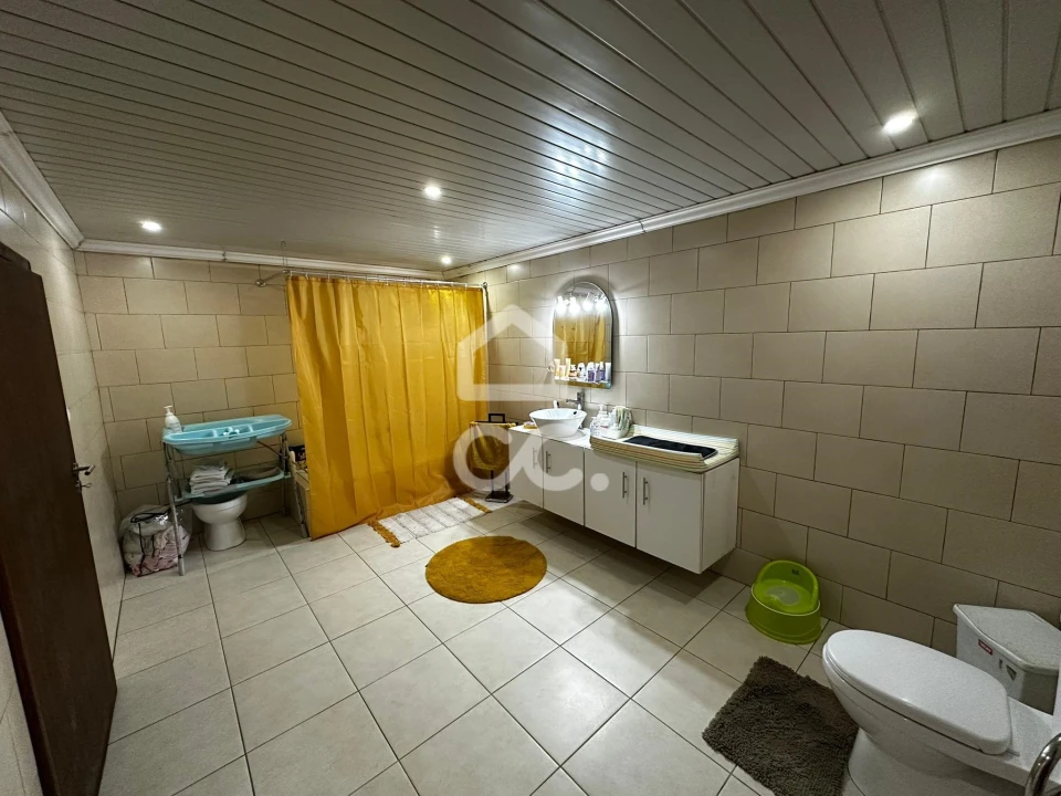 Moradia T4 para Venda em Nossa Senhora dos Remedios Foto 9