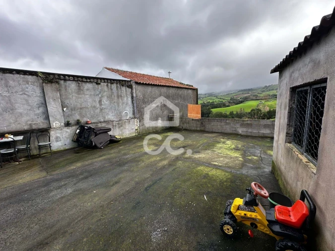 Moradia T4 para Venda em Nossa Senhora dos Remedios Foto 16