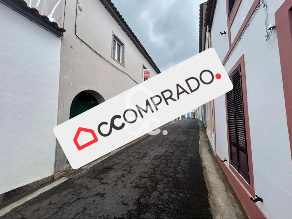 Moradia T4 para Venda em Nossa Senhora dos Remedios Foto 1