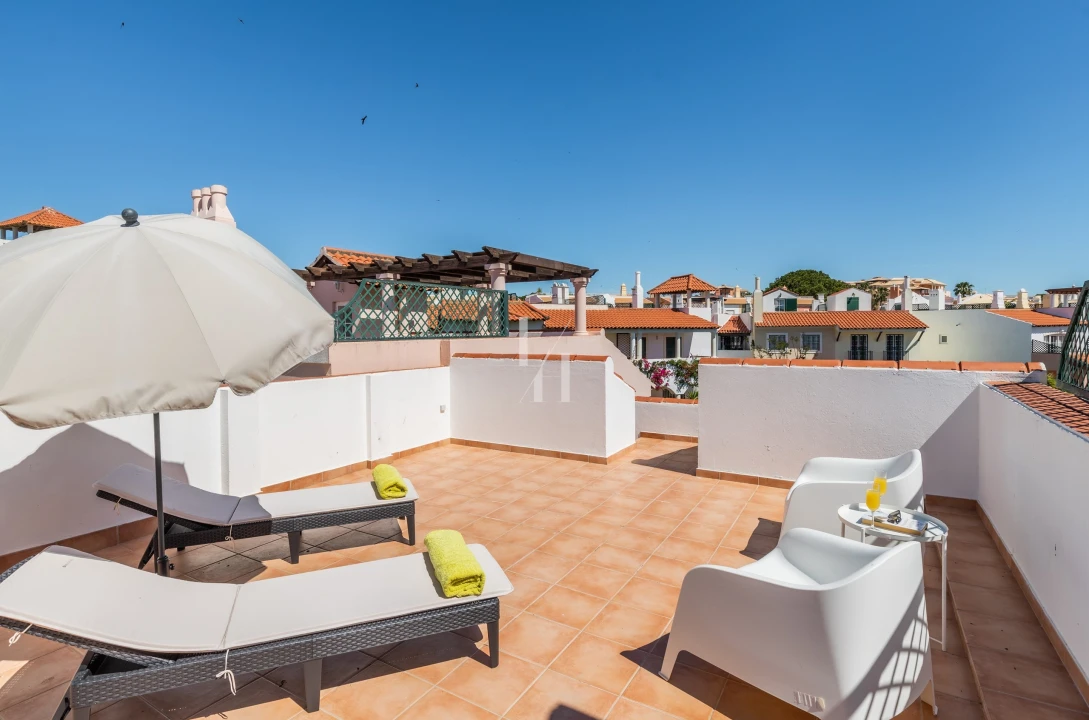 Apartamento para Arrendamento férias em Quarteira Foto 10