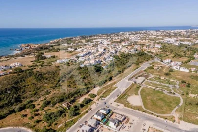 Terreno para Venda em Albufeira e Olhos de Água