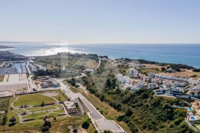 Terreno para Venda em Albufeira e Olhos de Água