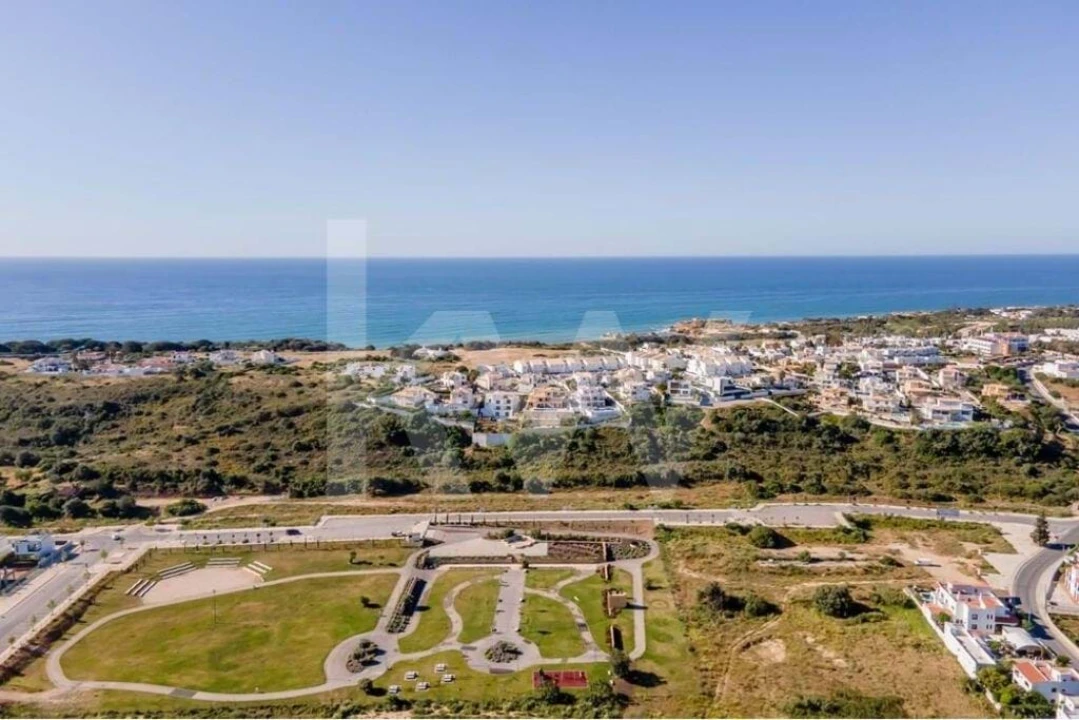 Terreno para Venda em Albufeira e Olhos de Água Foto 1