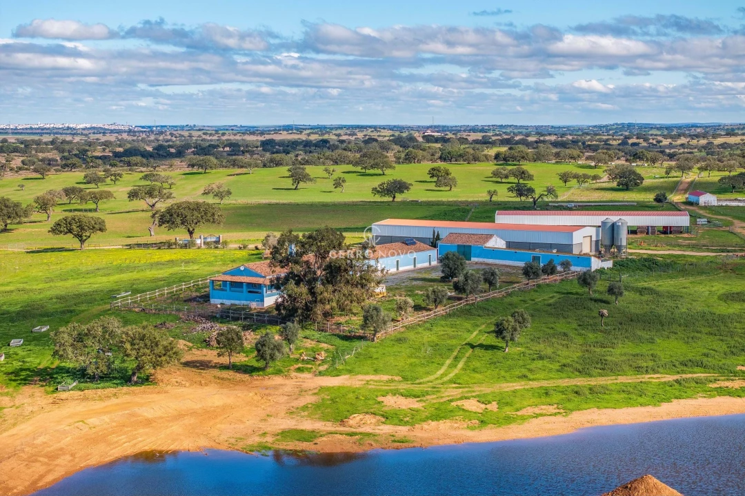 Quinta T3 para Venda em Ourique Foto 2