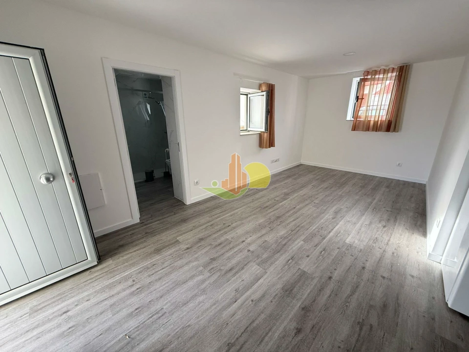 Apartamento T1 para Arrendamento em Buarcos Foto 3