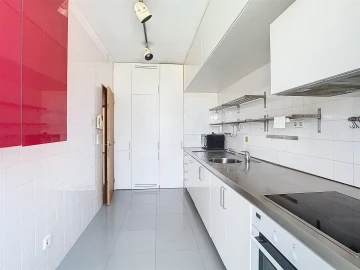 Apartamento T3 para Arrendamento em Aldoar, Foz do Douro e Nevogilde