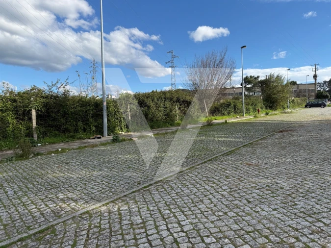 Terreno para Venda em Fânzeres e São Pedro da Cova Foto 4