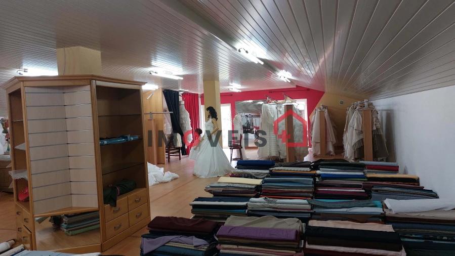 Loja para Arrendamento em Gondemaria e Olival Foto 11