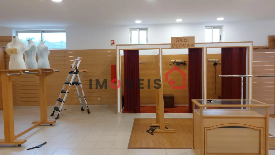 Loja para Arrendamento em Gondemaria e Olival Foto 6