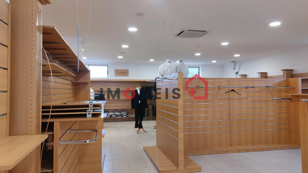 Loja para Arrendamento em Gondemaria e Olival Foto 7