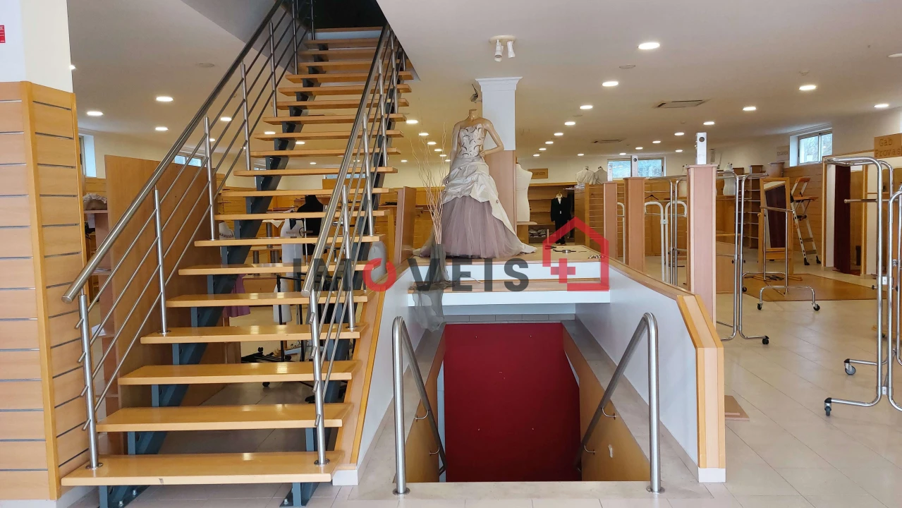 Loja para Arrendamento em Gondemaria e Olival Foto 1