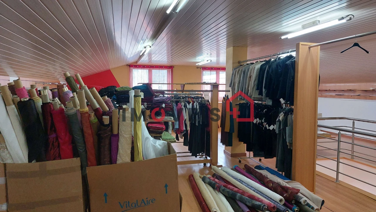 Loja para Arrendamento em Gondemaria e Olival Foto 12