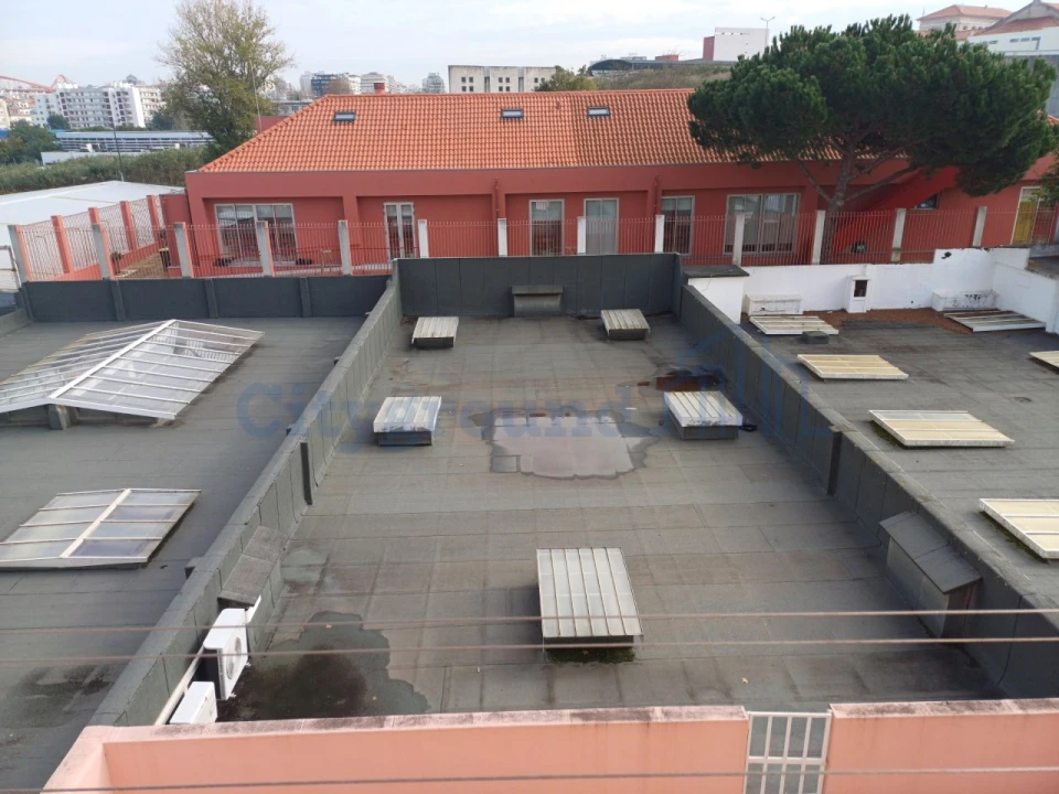 Prédio para Venda em Benfica Foto 14