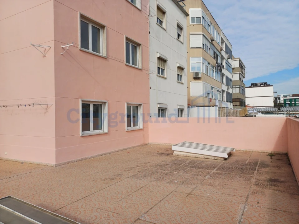 Prédio para Venda em Benfica Foto 28