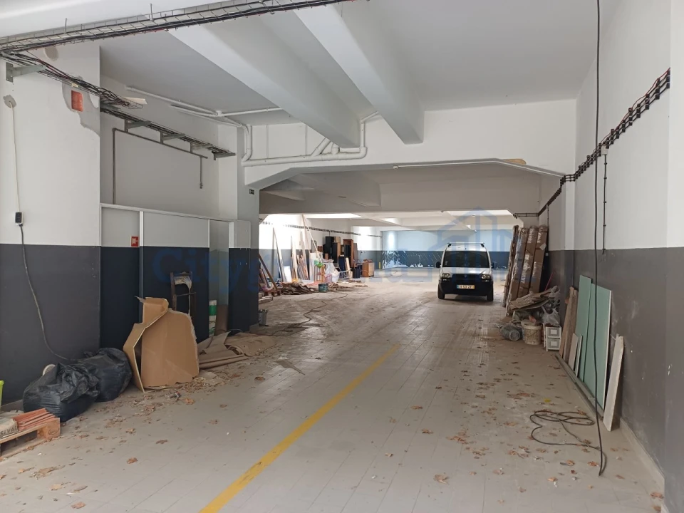 Prédio para Venda em Benfica Foto 37