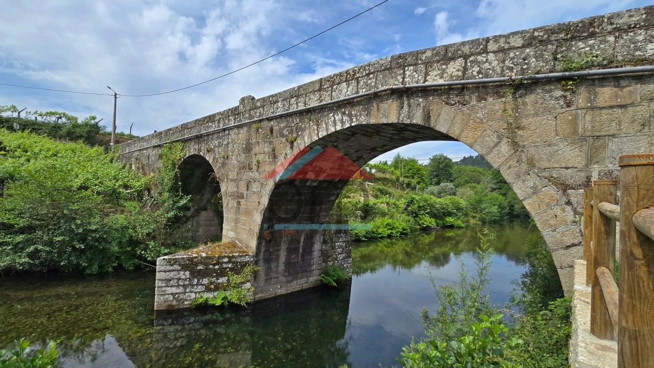 Moradia T5 para Venda em Riba de Mouro Foto 16