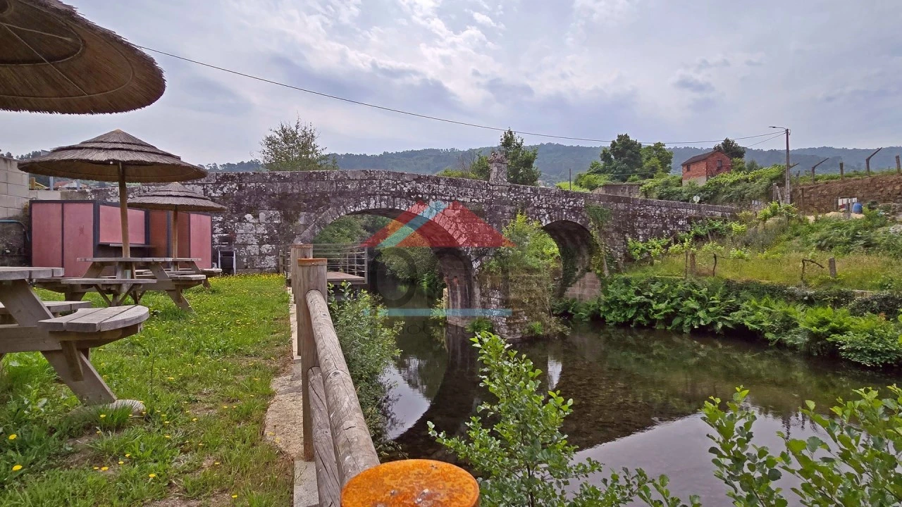 Moradia T5 para Venda em Riba de Mouro Foto 18