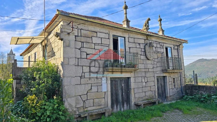 Moradia T5 para Venda em Riba de Mouro Foto 1