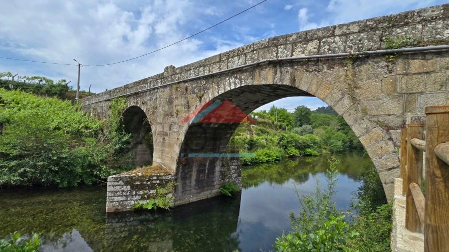 Moradia T5 para Venda em Riba de Mouro Foto 16