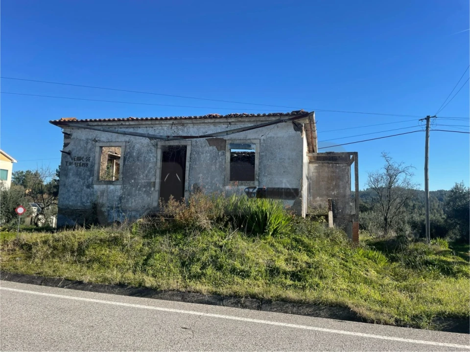 Moradia para Venda em Serra e Junceira Foto 1