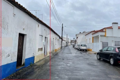 Moradia T2 para Venda em Figueira dos Cavaleiros