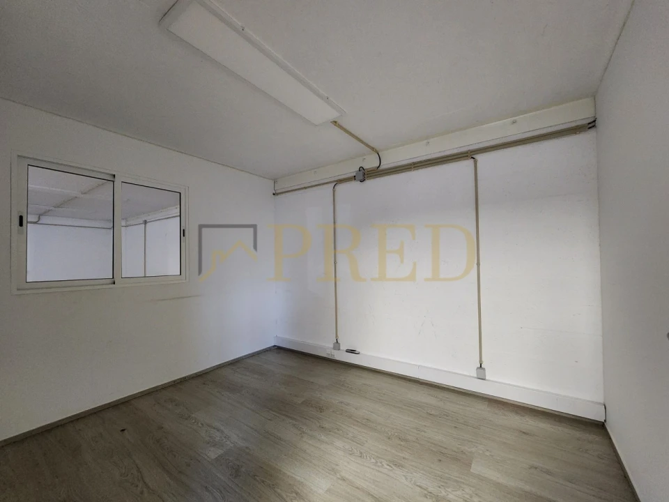 Armazém para Arrendamento em Mafamude e Vilar do Paraíso Foto 3