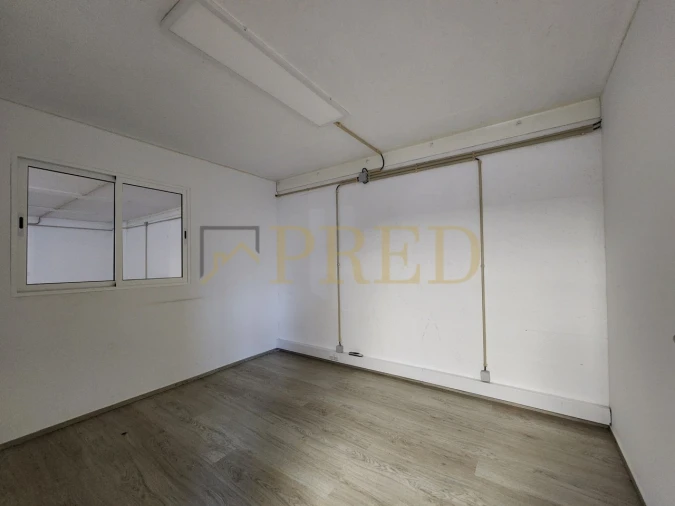 Armazém para Arrendamento em Mafamude e Vilar do Paraíso Foto 3